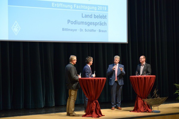 Podiumsgespräche mit Fachreferenten v.l.: Johann Braun, Florian Schrei, Hubert Bittlmayer, Dr. Norbert Schäffer