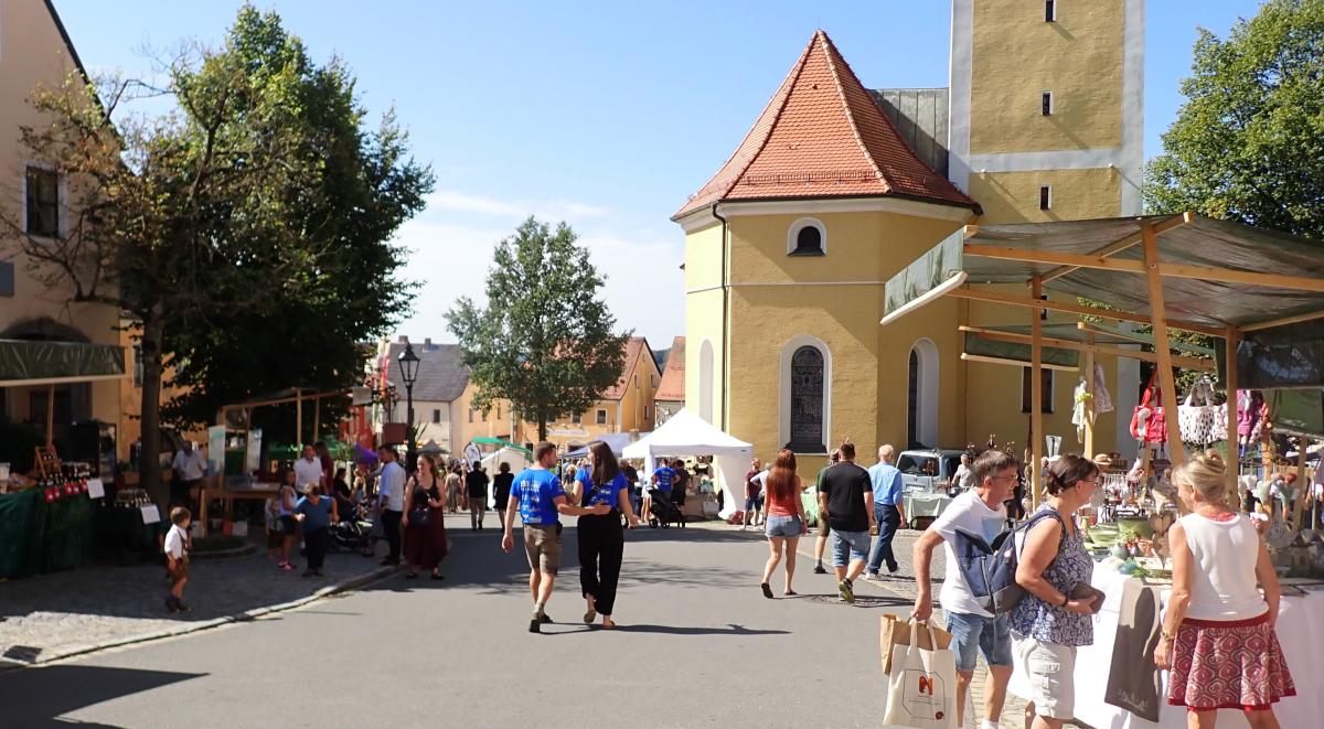 Zahlreiche Besucherinnen und Besucher kamen vergangenen Sonntag zum Tännesberger Regionalmarkt.